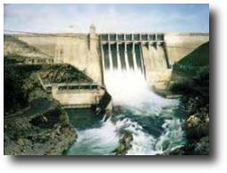 Link to fullsize image of Folsom Dam.